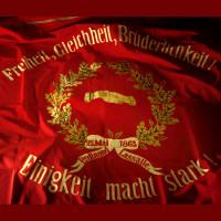Sie ist der Stolz der SPD - Die Fahne vom Juni 1983